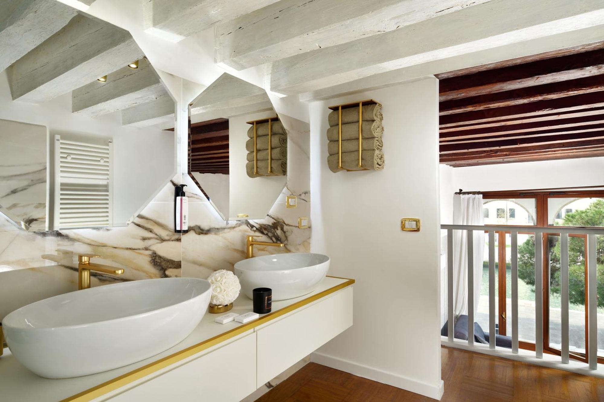 Swan Dolcevita Prestige Stay - Canal View & Exclusive Experience Veneţia Exterior foto